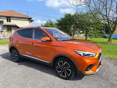 Usata MG ZS Comfort 106 CV (77 kW) 2022 Arancione SUV