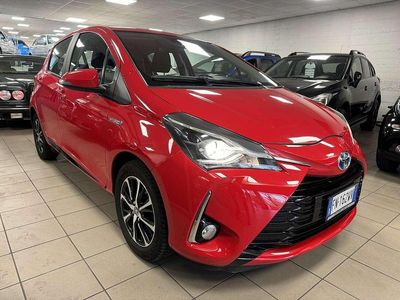 Usata Toyota Yaris Hybrid Active 73 CV (53 kW) 2018 Rosso Berlina