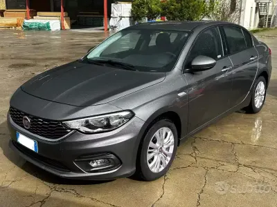 Usado Fiat Tipo 95 HP (69 kW) 2016 Castanho Sedan