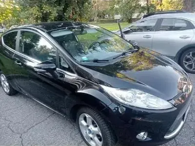Usata Ford Fiesta 82 CV (60 kW) 2011 Nero Berlina