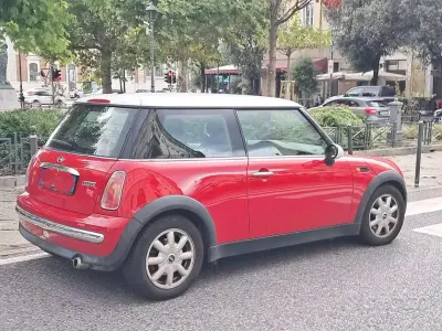 Begagnad Mini Cooper 116 HK (85 kW) 2003 Röd Halvkombi