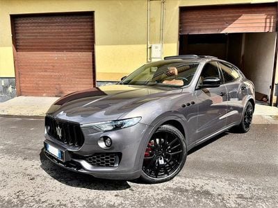Begagnad Maserati Levante 274 HK (201 kW) 2017 Grå SUV