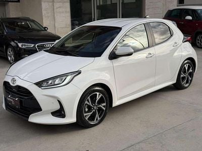Nuova Toyota Yaris Hybrid Trend 92 CV (67 kW) 2025 Bianco Berlina