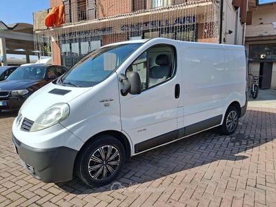 Usata Renault Trafic 114 CV (83 kW) 2007 Bianco Monovolume