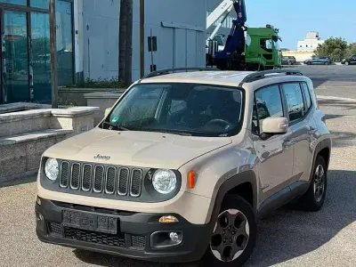 Usata Jeep Renegade Limited 120 CV (88 kW) 2016 Beige SUV