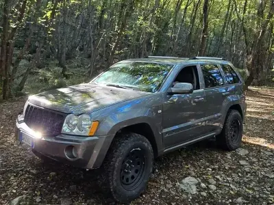 Usata Jeep Grand Cherokee Overland 218 CV (160 kW) 2007 Grigio SUV
