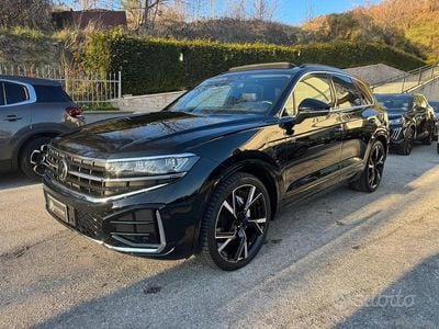 Usata VW Touareg R-line 286 CV (210 kW) 2024 Nero SUV