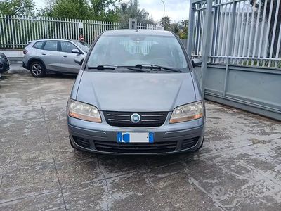 Usata Fiat Idea 70 CV (51 kW) 2005 Grigio Monovolume