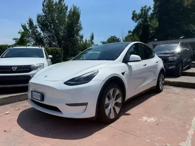 Usata Tesla Model Y 152 kW (208 CV) 2023 Bianco SUV