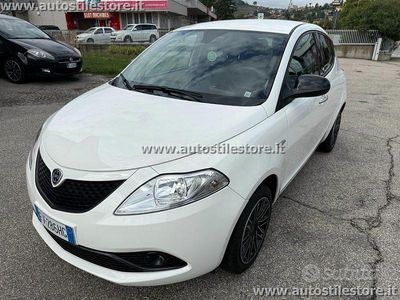Usata Lancia Ypsilon Gold 69 CV (50 kW) 2019 Bianco Utilitaria