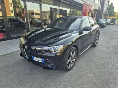 Usata Alfa Romeo Stelvio Sprint 160 CV (117 kW) 2022 Nero SUV