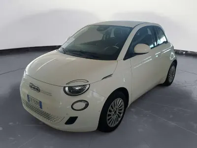 Usata Fiat 500e 42 kW (58 CV) 2025 Bianco Utilitaria