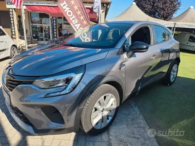 Usata Renault Captur Equilibre 91 CV (66 kW) 2023 Grigio SUV