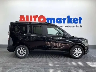 Usata Ford Tourneo Courier Titanium 125 CV (91 kW) 2025 Nero Monovolume