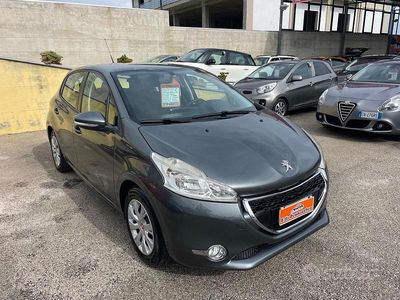 Usata Peugeot 208 81 CV (59 kW) 2017 Grigio Utilitaria