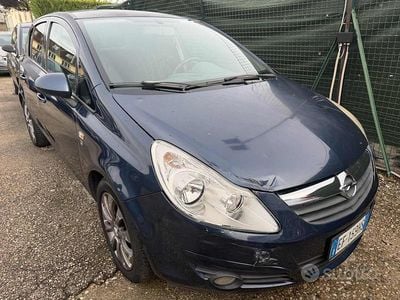 Usata Opel Corsa Edition 75 CV (55 kW) 2010 Nero Berlina