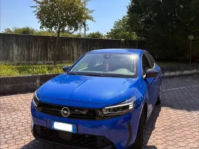 Usata Opel Corsa S 75 CV (55 kW) 2024 Blu/azzurro Utilitaria