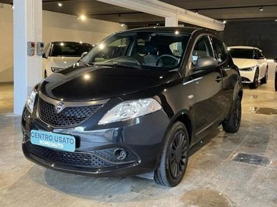 usata Lancia Ypsilon 1.0 FireFly S&S Hybrid Ecochic Silver