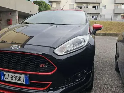 Usata Ford Fiesta ST 150 CV (110 kW) 2016 Utilitaria