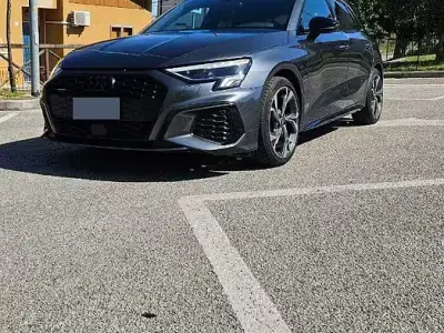 Usata Audi A3 Black Edition 200 CV (147 kW) 2022 Grigio Berlina
