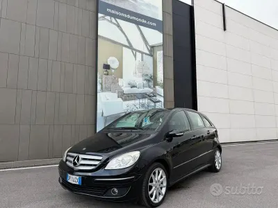 Usata Mercedes B180 109 CV (80 kW) 2008 Nero Monovolume