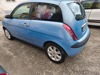 Usata Lancia Ypsilon 69 CV (50 kW) 2005 Blu Utilitaria