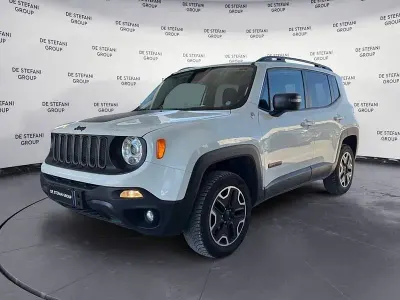 Usata Jeep Renegade Trailhawk 170 CV (125 kW) 2016 Bianco SUV