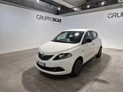 Usata Lancia Ypsilon 69 CV (50 kW) 2022 Bianco Utilitaria