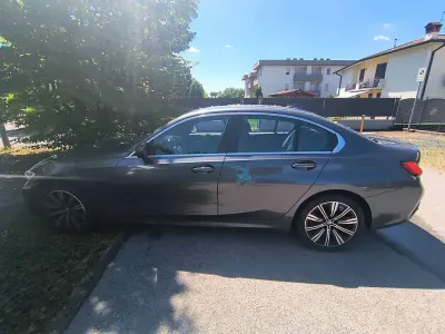 Usata BMW 320 Sport Line 184 CV (135 kW) 2021 Grigio Berlina