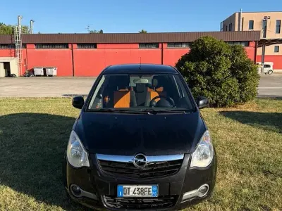 Usata Opel Agila Enjoy 65 CV (47 kW) 2008 Nero Utilitaria