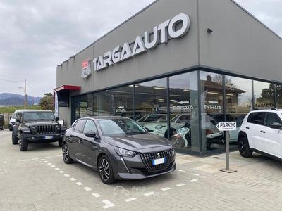 Begagnad Peugeot 208 Allure 101 HK (74 kW) 2023 Grå Halvkombi