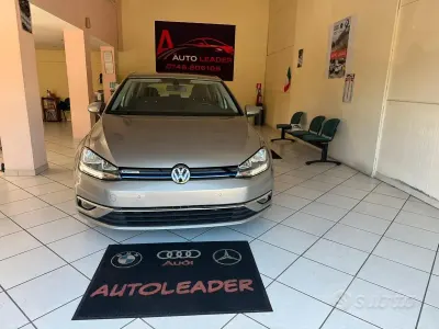 Usata VW Golf VII Executive 130 CV (95 kW) 2019 Grigio Station wagon