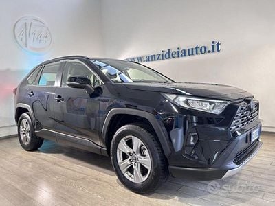 Usata Toyota RAV4 Hybrid Business Edition 222 CV (163 kW) 2022 Nero metallizzato SUV