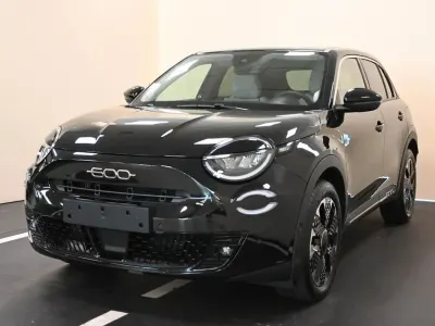 Usata Fiat 600 101 CV (74 kW) 2024 Nero SUV
