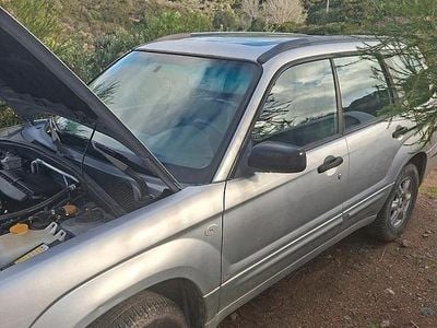 Usata Subaru Forester 125 CV (91 kW) 2005 Grigio SUV