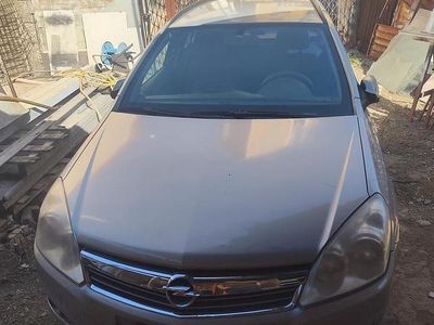 Grigio Usata 2008 Opel Astra Berlina | 2000 € (Buon prezzo)