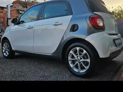 Usata Smart ForFour 71 CV (52 kW) 2018 Bianco Utilitaria
