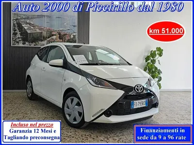 Begagnad Toyota Aygo 69 HK (50 kW) 2016 Vit Halvkombi