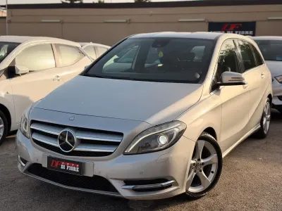 Usata Mercedes B180 Premium 109 CV (80 kW) 2012 Grigio Utilitaria