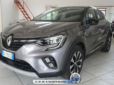Usata Renault Captur Techno 100 CV (73 kW) 2023 Grigio SUV
