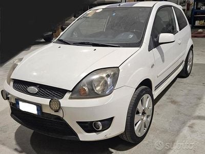 Usata Ford Fiesta ST 2005 Bianco Berlina