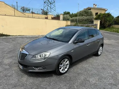 Usata Lancia Delta Gold 120 CV (88 kW) 2013 Grigio Utilitaria