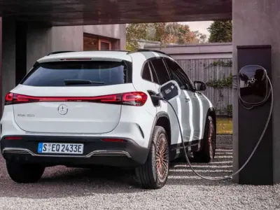 Nuova Mercedes EQA300 Advanced Plus 139 kW (189 CV) 2025 Argento SUV