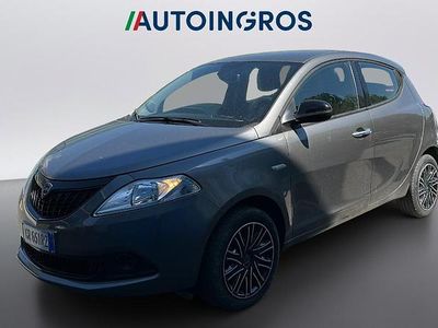 Begagnad Lancia Ypsilon Silver 69 HK (50 kW) 2023 Grå Halvkombi