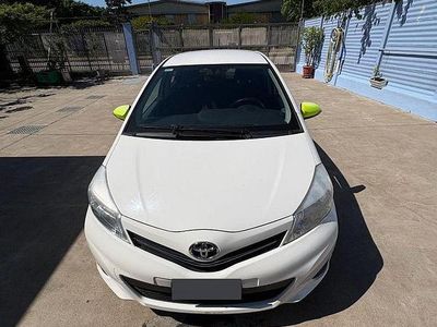 Usata Toyota Yaris 69 CV (50 kW) 2012 Bianco Utilitaria