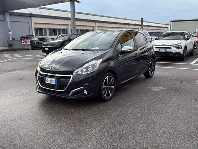 Usata Peugeot 208 Signature Sky 83 CV (61 kW) 2019 Grigio Utilitaria