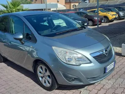 Usata Opel Meriva Cosmo 95 CV (69 kW) 2011 Grigio Monovolume