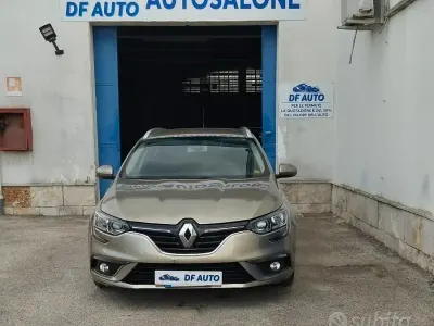 Usata Renault Mégane GrandTour Business 90 CV (66 kW) 2018 Marrone Station wagon