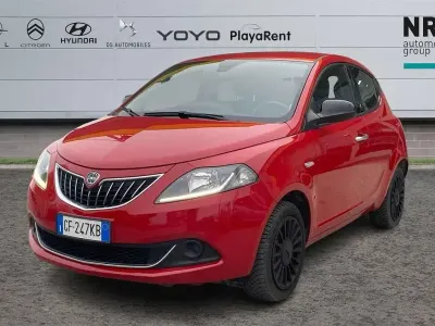 Usata Lancia Ypsilon Silver 69 CV (50 kW) 2021 Rosso Utilitaria