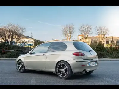 Usata Alfa Romeo 147 Distinctive 140 CV (102 kW) 2003 Utilitaria
